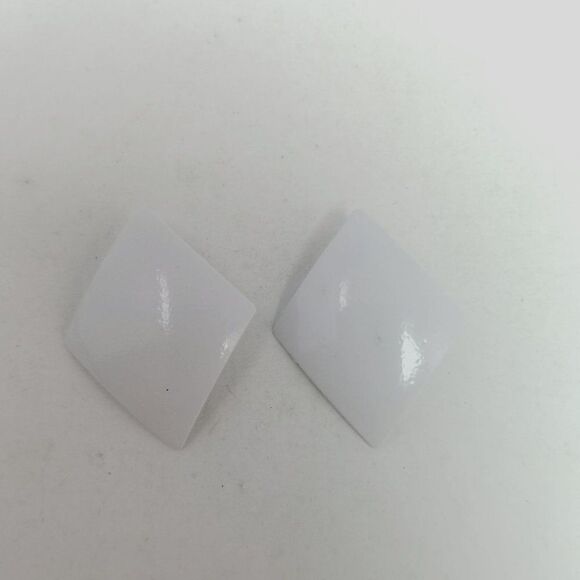 Vintage White Enamel Diamond Shape Clip On Earrings, Minimal Retro 80s Style - Picture 2 of 5